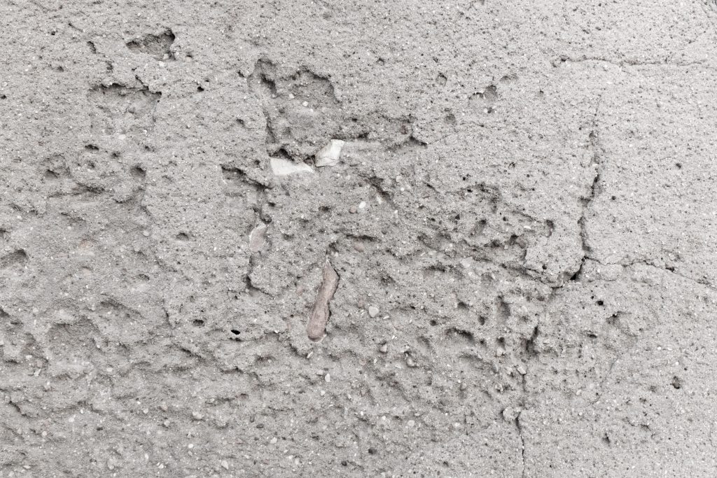 El control permite detectar desviaciones y corregirlas antes de que impacten otras etapas.